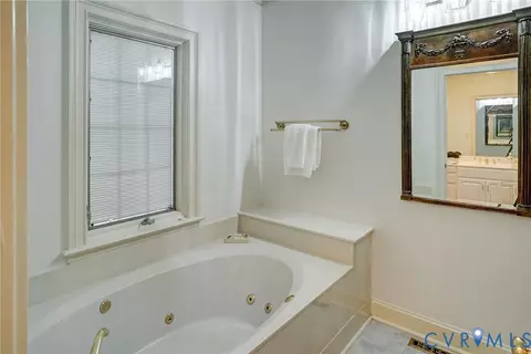 Bath - 12 E Square Ln, Richmond, VA 23238 photo 4 of 6