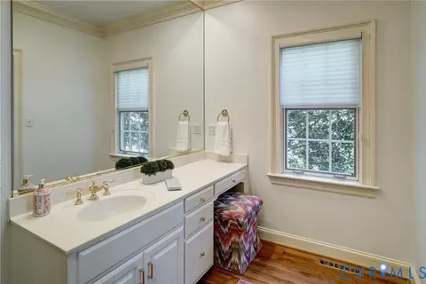 Bath - 12 E Square Ln, Richmond, VA 23238 photo 3 of 6