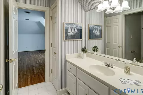Bath - 12 E Square Ln, Richmond, VA 23238 photo 6 of 6