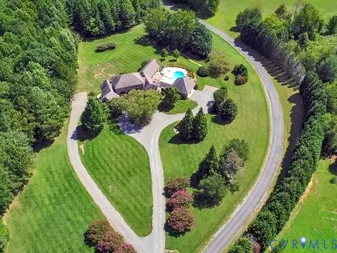 16484 W Crescent Ln, Montpelier, VA 23192