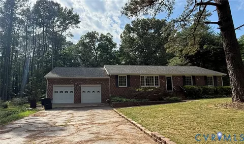 12804 Chester Dr, Disputanta, VA 23842