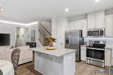 10844 Genito Square Dr, Midlothian, VA 23112