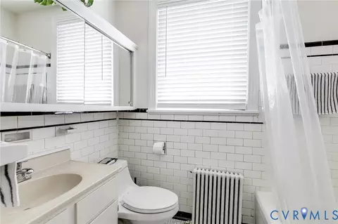 Bath - 1025 Taylor Ave, Richmond, VA 23225 photo 1 of 2