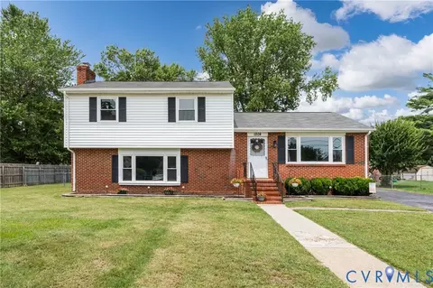 1204 Clifton Dr, Colonial Heights, VA 23834