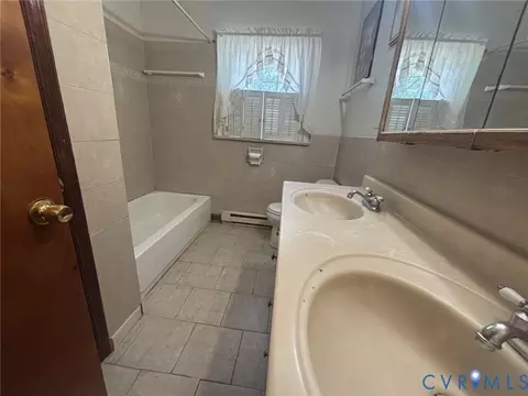 Bath - 1464 Robindale Rd, North Chesterfield, VA 23235 photo 3 of 3