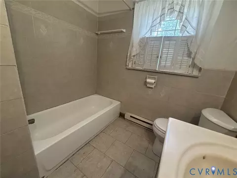 Bath - 1464 Robindale Rd, North Chesterfield, VA 23235 photo 2 of 3