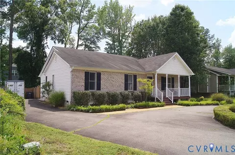 117 N Macon Ter, Ashland, VA 23005