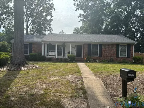 1532 Warminster Dr, Midlothian, VA 23113