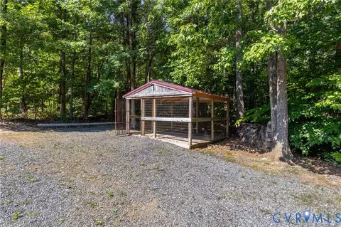 Exterior - 115 Windsor Pl, Buckingham, VA 23921 photo 10 of 14