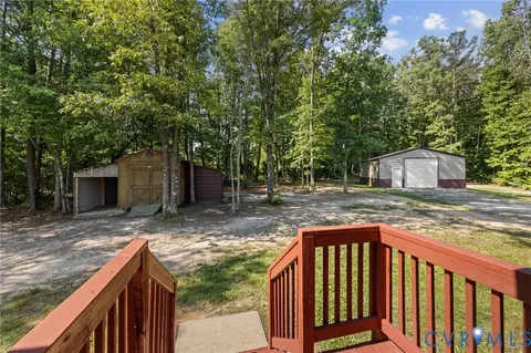 Exterior - 115 Windsor Pl, Buckingham, VA 23921 photo 9 of 14