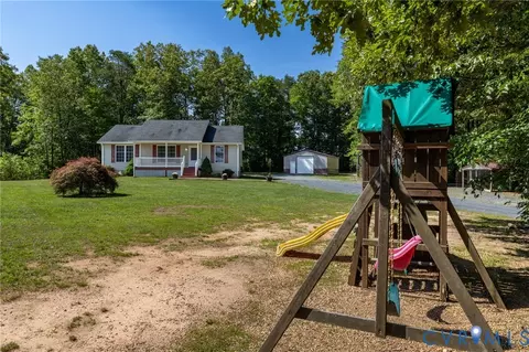 Exterior - 115 Windsor Pl, Buckingham, VA 23921 photo 12 of 14