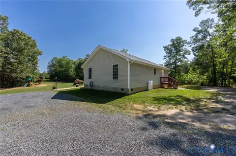 Exterior - 115 Windsor Pl, Buckingham, VA 23921 photo 4 of 14