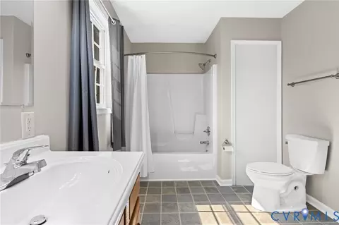 Bath - 115 Windsor Pl, Buckingham, VA 23921 photo 2 of 4