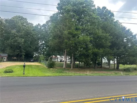 9808 Reams Rd, North Chesterfield, VA 23236