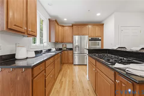 Kitchen - 6806 Thompson Crest Ct, Mclean, VA 22101 photo 2 of 3