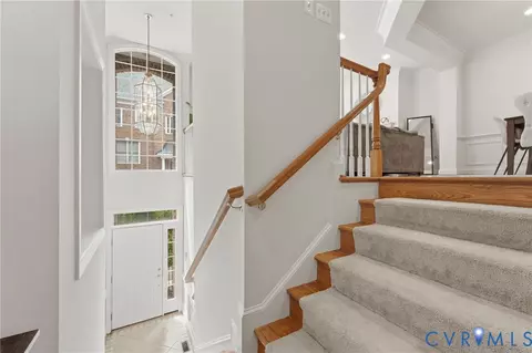 Entry Way - 6806 Thompson Crest Ct, Mclean, VA 22101 photo 1 of 3
