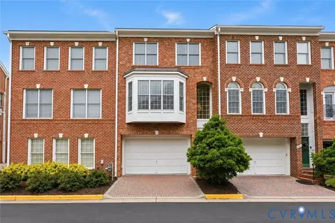 6806 Thompson Crest Ct, Mclean, VA 22101