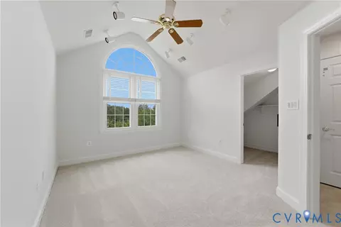 Bedroom - 6806 Thompson Crest Ct, Mclean, VA 22101 photo 6 of 7