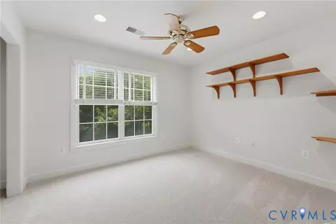 Bedroom - 6806 Thompson Crest Ct, Mclean, VA 22101 photo 4 of 7