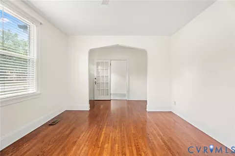 Living - 920 E Belt Blvd, Richmond, VA 23224 photo 5 of 6