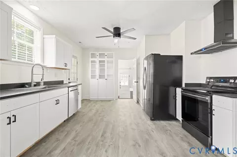 Kitchen - 920 E Belt Blvd, Richmond, VA 23224 photo 2 of 4