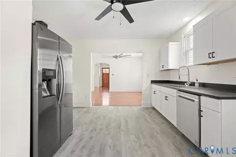 Kitchen - 920 E Belt Blvd, Richmond, VA 23224 photo 4 of 4