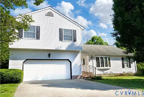 5 Jamesview Cir, Smithfield, VA 23430