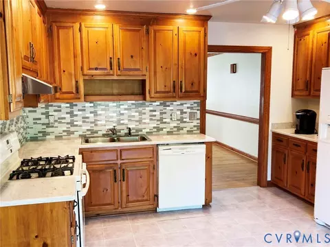 5 Jamesview Cir, Smithfield, VA 23430 photo 6