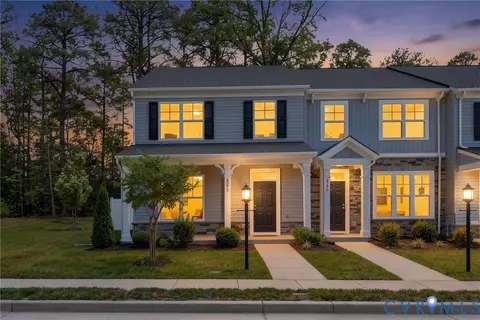 8272 Scott Commons Dr, Richmond, VA 23227