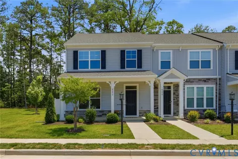 8272 Scott Commons Dr, Richmond, VA 23227