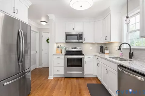 Kitchen - 11655 Explorer Dr, Midlothian, VA 23114 photo 2 of 3