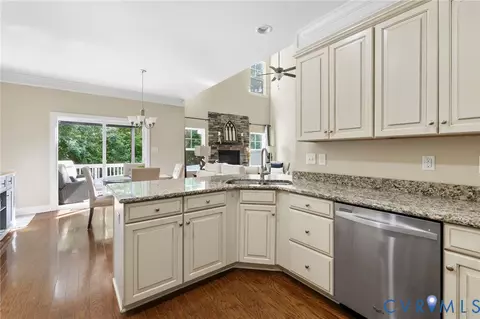 Kitchen - 16707 White Daisy Loop, Moseley, VA 23120 photo 3 of 3
