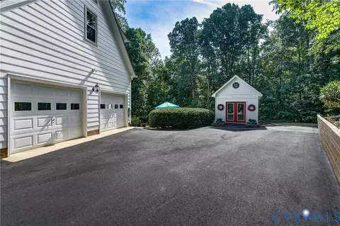 Exterior - 12801 Craystone Cir, Midlothian, VA 23113 photo 6 of 12