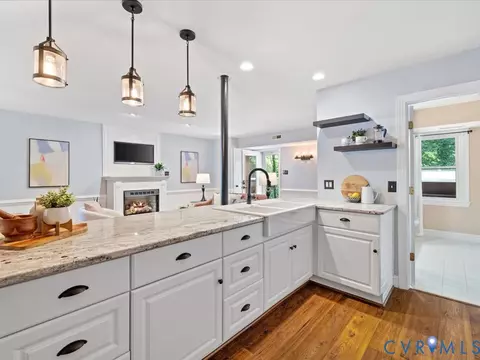 Kitchen - 12801 Craystone Cir, Midlothian, VA 23113 photo 4 of 6