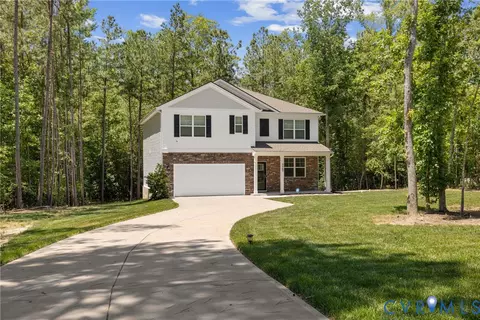 9960 Peacefield Ln, Petersburg, VA 23803