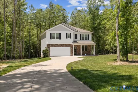 9960 Peacefield Ln, Petersburg, VA 23803