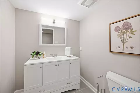 Bath - 6210 Nethercombe Ct, Mclean, VA 22101 photo 5 of 5