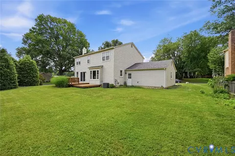Exterior - 6210 Nethercombe Ct, Mclean, VA 22101 photo 4 of 6