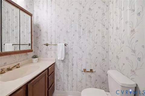 Bath - 6210 Nethercombe Ct, Mclean, VA 22101 photo 1 of 5