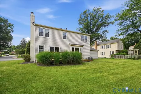 Exterior - 6210 Nethercombe Ct, Mclean, VA 22101 photo 3 of 6