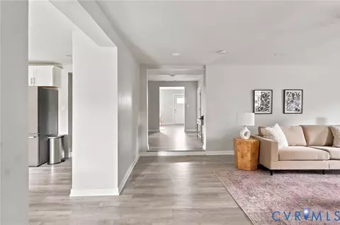 Entry Way - 112 E 36th St, Richmond, VA 23224 photo 4 of 6