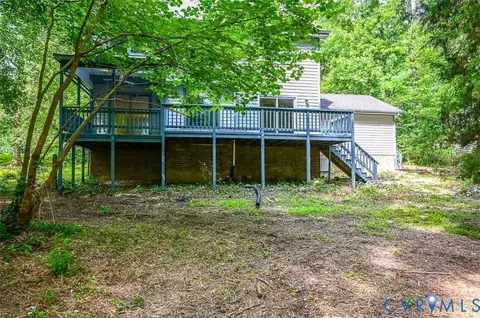 Exterior - 7731 Flag Tail Dr, Midlothian, VA 23112 photo 10 of 15