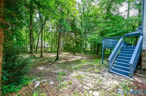Exterior - 7731 Flag Tail Dr, Midlothian, VA 23112 photo 8 of 15