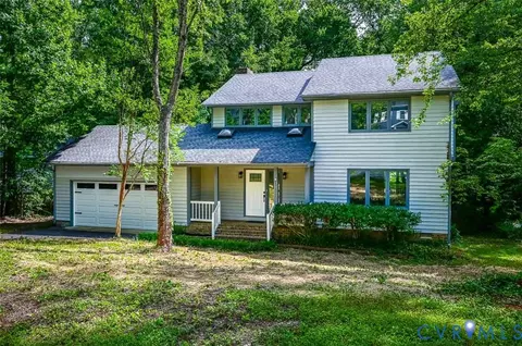 Exterior - 7731 Flag Tail Dr, Midlothian, VA 23112 photo 4 of 15