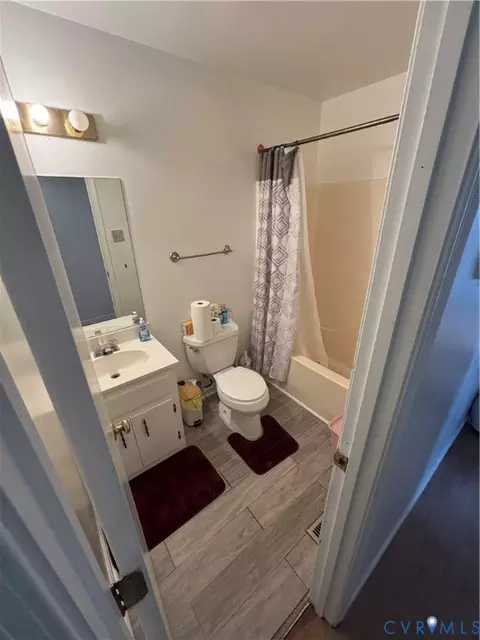 Bath - 1742 Eastham Rd, Bumpass, VA 23024 photo 1 of 2