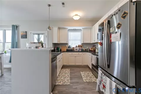 Kitchen - 1301 Dance St, Richmond, VA 23220 photo 2 of 4