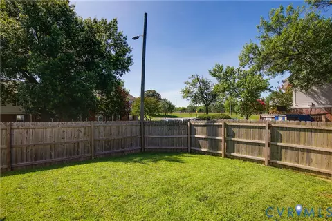 Exterior - 1301 Dance St, Richmond, VA 23220 photo 5 of 6