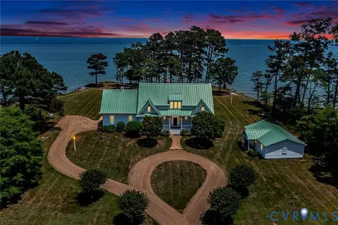 2153 Lighthouse View Dr, Heathsville, VA 22473