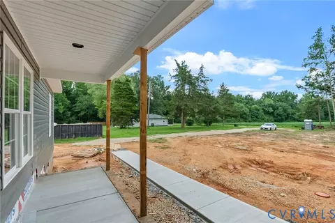 Exterior - 5316 Pine Hill Rd, Sutherland, VA 23885 photo 1 of 2