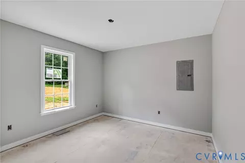 Bedroom - 5316 Pine Hill Rd, Sutherland, VA 23885 photo 5 of 7